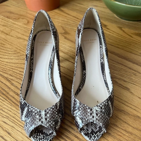 Cole Haan Shoes Women's 5 Roccia Skin  Faux Jacinda Toe Heels - Picture 4 of 8